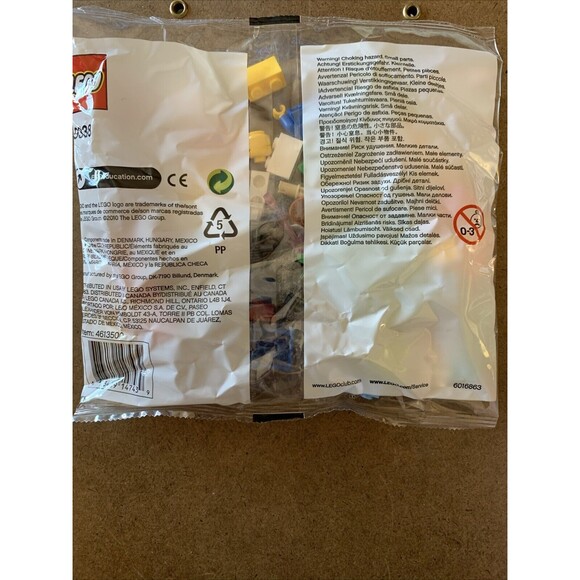 Lego Education 9338 Mini Kit 57 pcs with Mini-figures 2010 New in Sealed Polybag - Picture 4 of 5